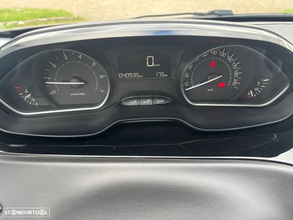 Peugeot 208 1.2 PureTech Active - 10
