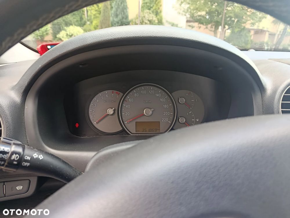 Kia Carens 2.0 EX - 6