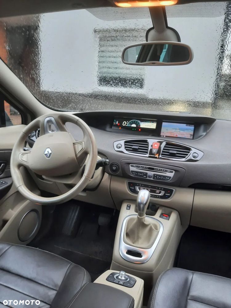 Renault Grand Scenic - 14