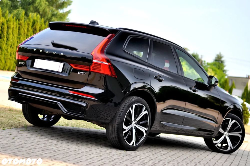 Volvo XC 60 B5 D AWD Ultimate Dark - 11