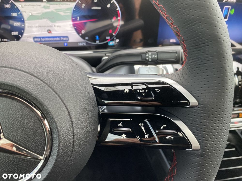 Mercedes-Benz GLB - 13