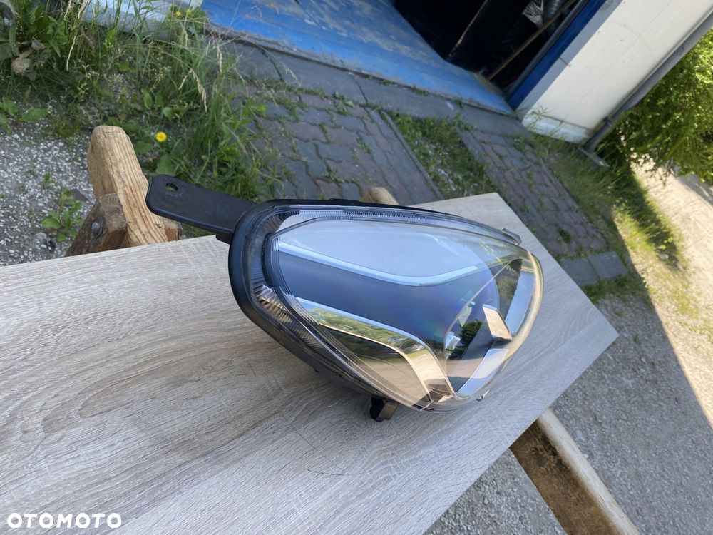 LAMPA PRZEDNIA PRAWA FORD FIESTA MK8 H1BB-13W029-AE - 3