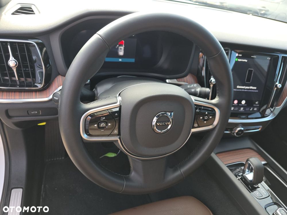 Volvo V60 Cross Country B5 B AWD Plus - 8