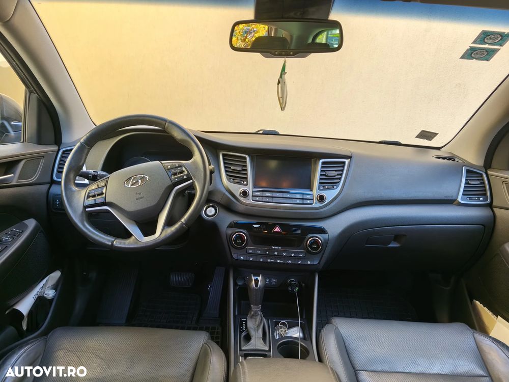 Hyundai Tucson 2.0 CRDI 4WD Automatik Premium - 2