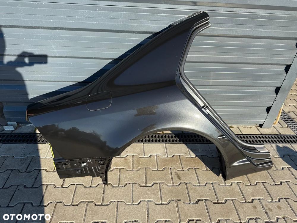 VW PHAETON BŁOTNIK PRAWY TYLNY ĆWIARTKA LR9V - 1