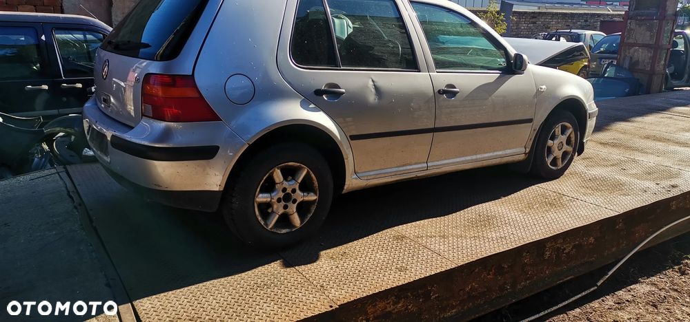 VW GOLF IV 1.6 16V CALY NA CZESCI - 3