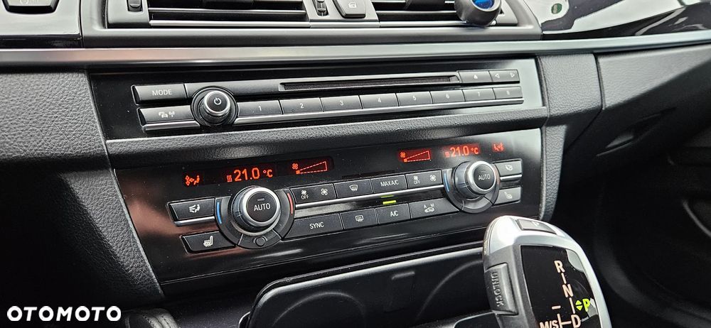 BMW Seria 5 520d xDrive - 30