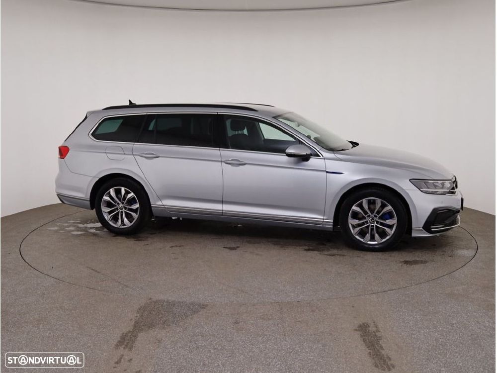 VW Passat Variant - 12