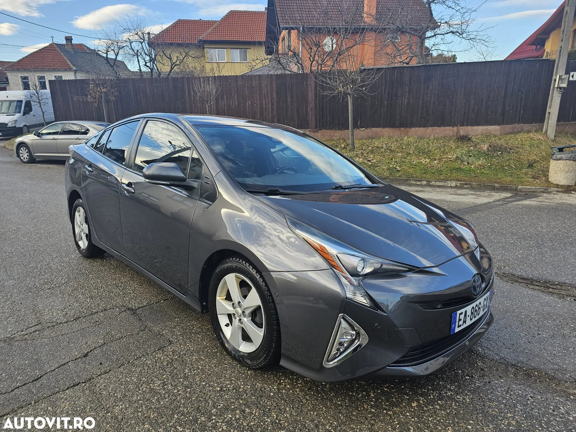 Toyota Prius 1.8 HSD Exclusive Plus - 3