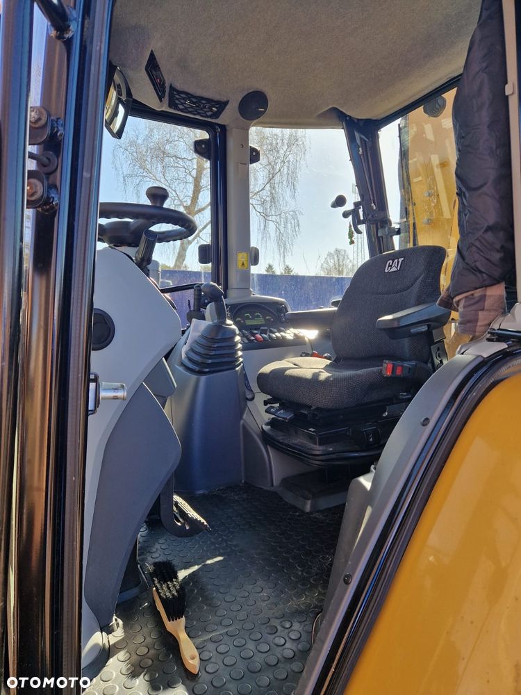 Caterpillar 432F2 - 6
