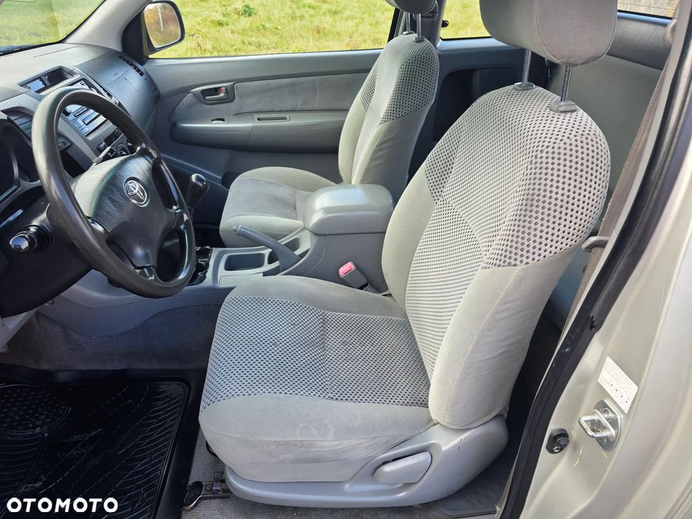 Toyota Hilux - 13
