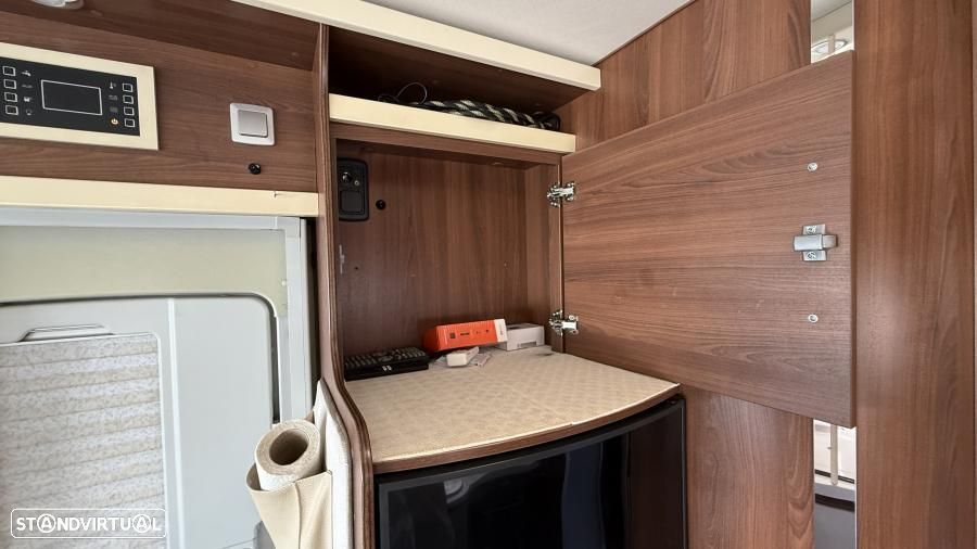 McLouis Nevis 876G 2.3 MJ 150cv c.central - 19