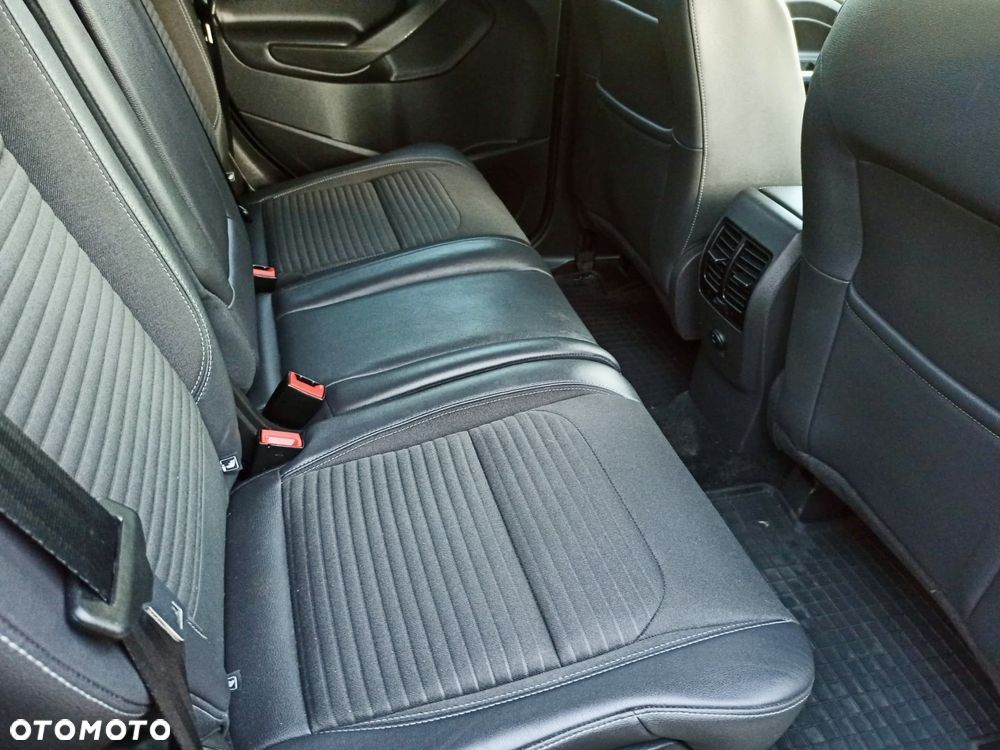 Ford Kuga - 22