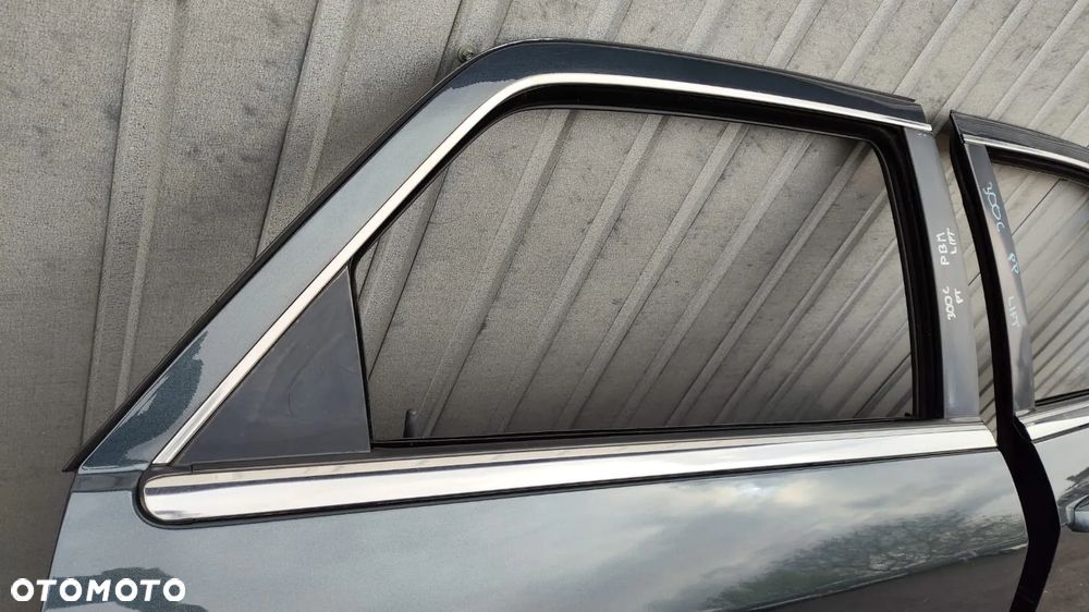 DRZWI PRAWY PRZÓD PRZEDNIE TYŁ TYLNE KOMPLETNE LISTWA KLAMKA KOLOR PBM KOMPLET CHRYSLER 300C LIFT EUROPA SEDAN KOMBI - 14