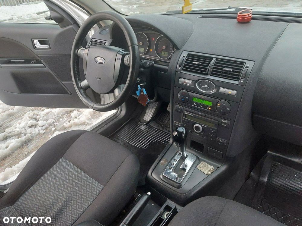 Ford Mondeo - 12