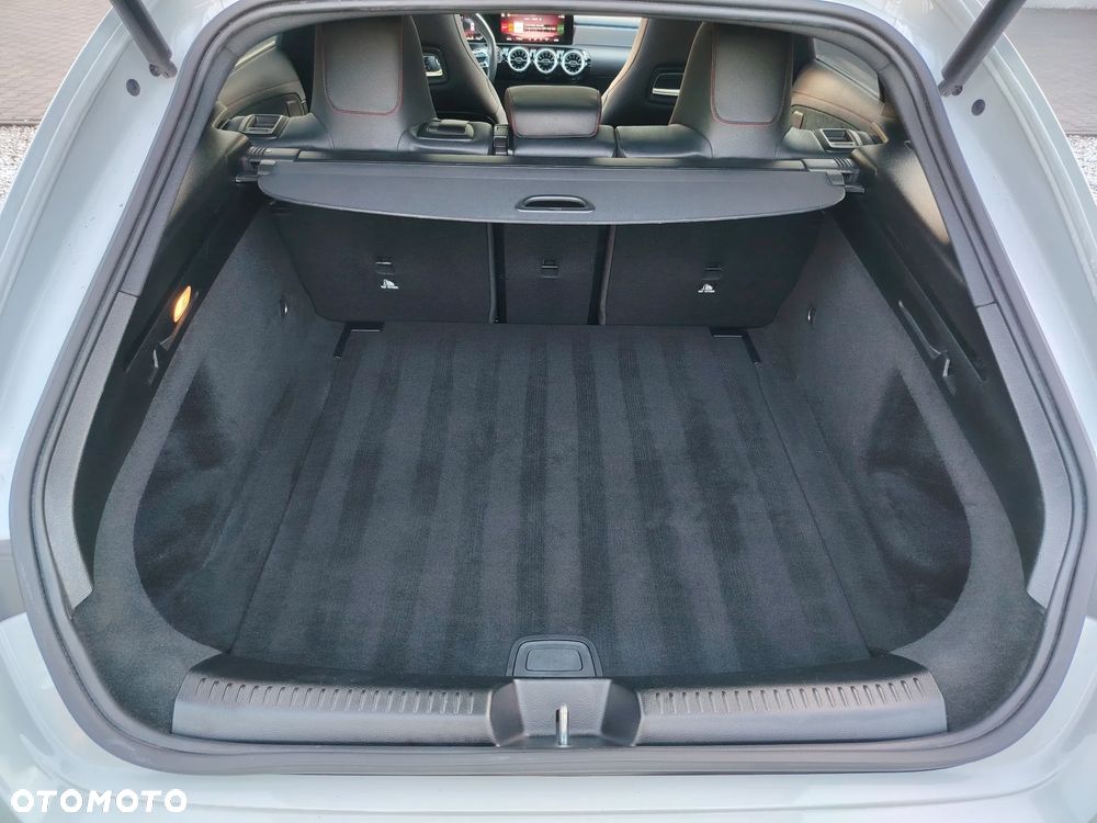 Mercedes-Benz CLA 200 d 8G-DCT AMG Line - 35