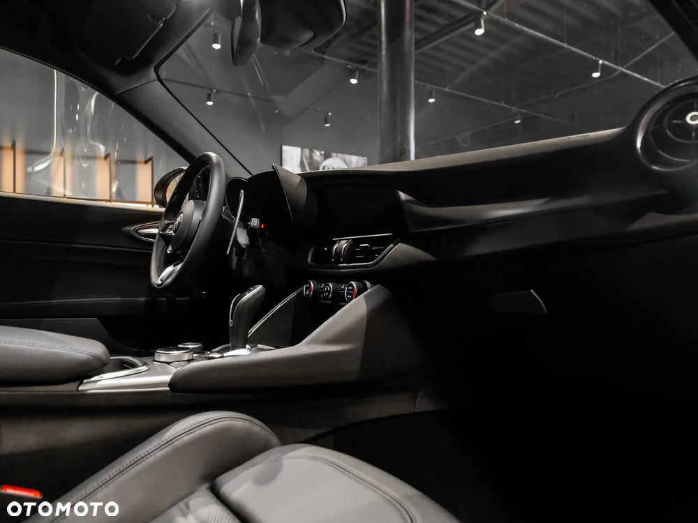 Alfa Romeo Giulia 2.2 D Turbo Veloce Q4 - 4