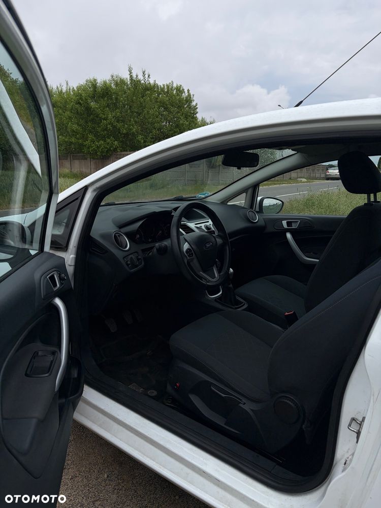 Ford Fiesta - 9
