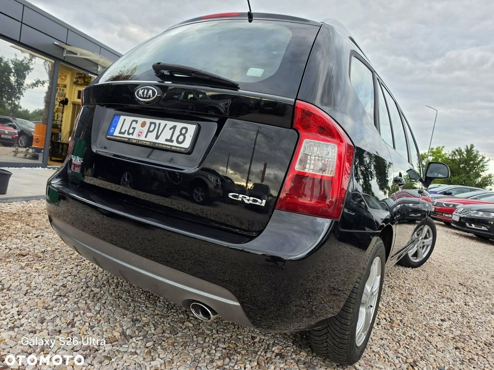 Kia Carens - 23