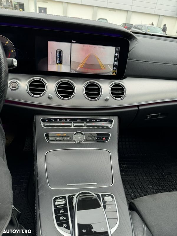 Mercedes-Benz E - 8