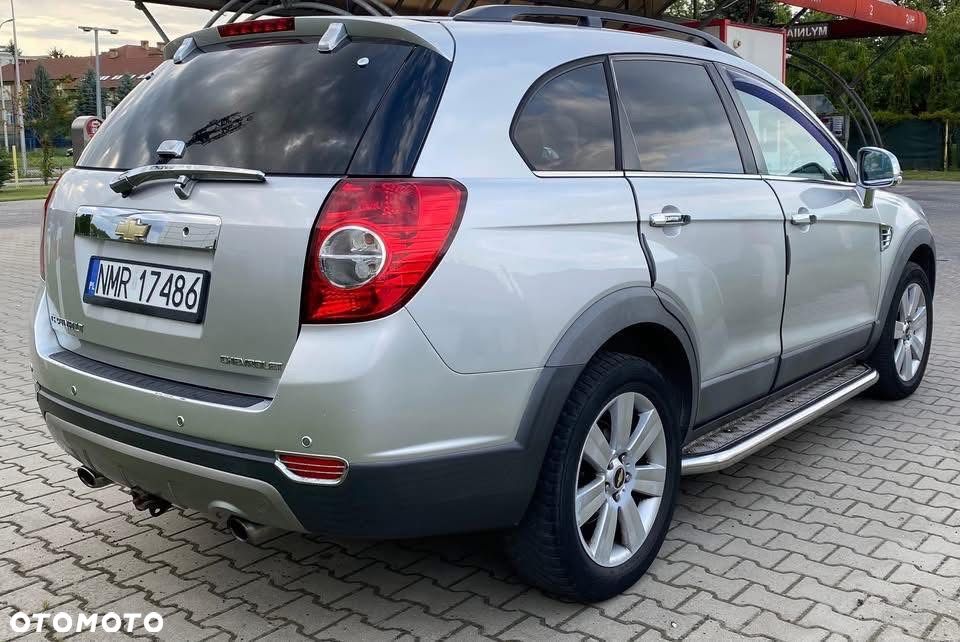 Chevrolet Captiva 2.0 d LT medium - 4