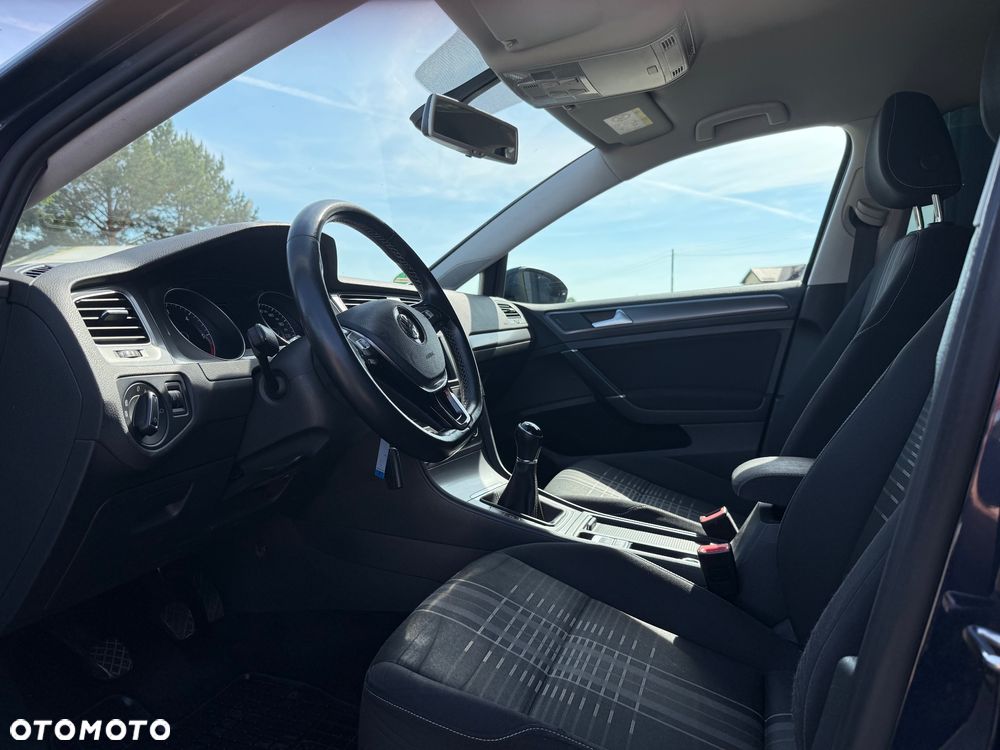 Volkswagen Golf 1.6 TDI BlueMotion Technology Lounge - 16