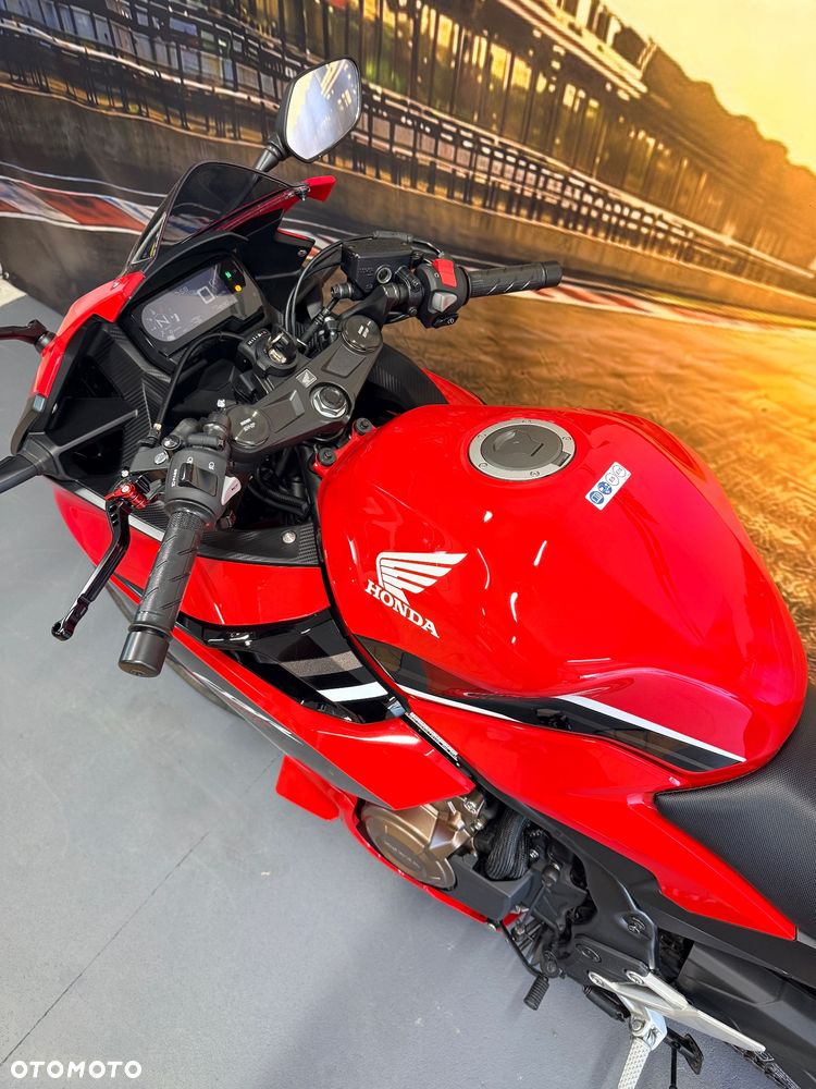 Honda CBR - 7