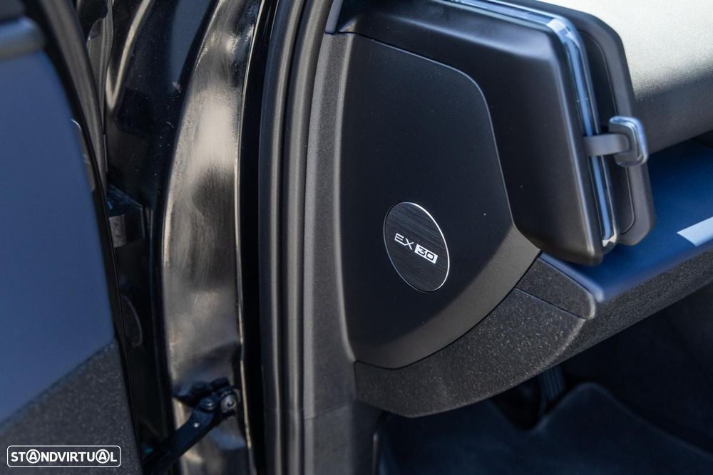 Volvo EX30 69 kWh Single Motor Extended Range Black Edition - 48