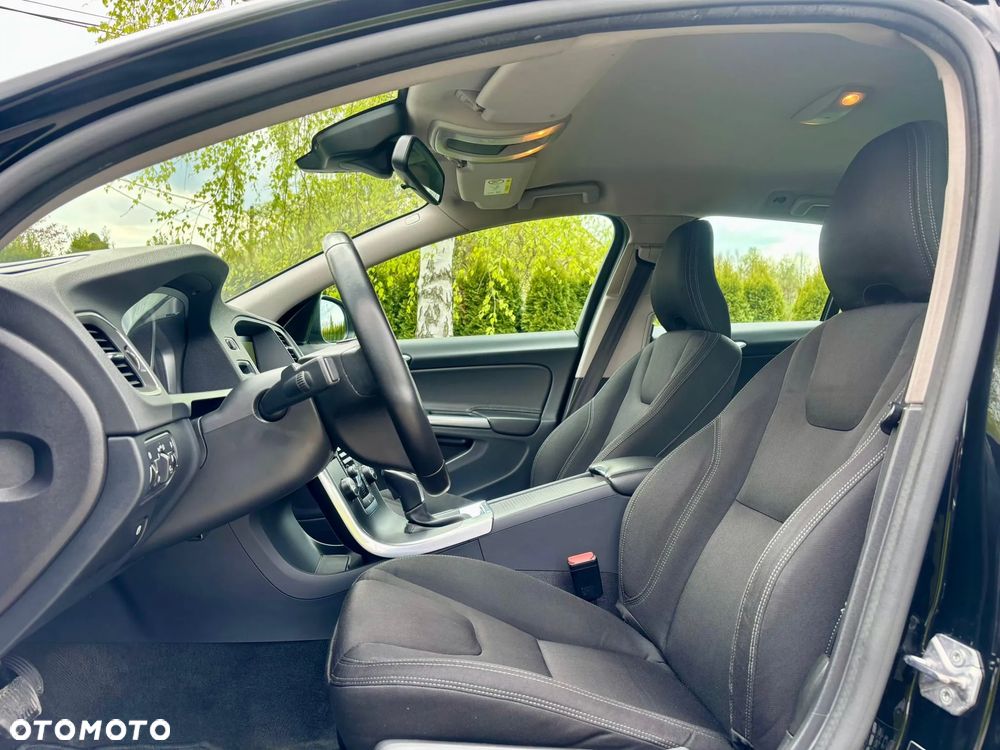 Volvo V60 D2 Geartronic - 17