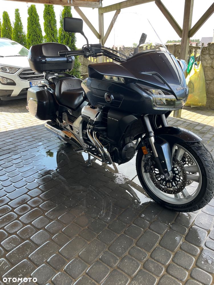 Honda CTX - 18