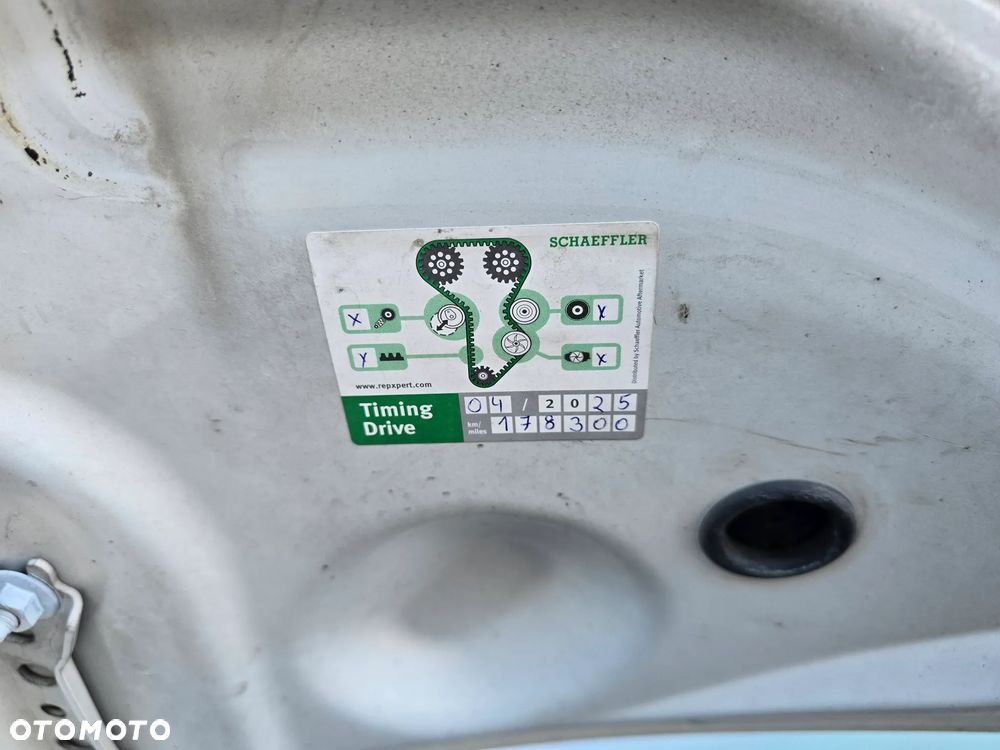 Skoda Superb 2.0 TDI DSG Ambition - 37