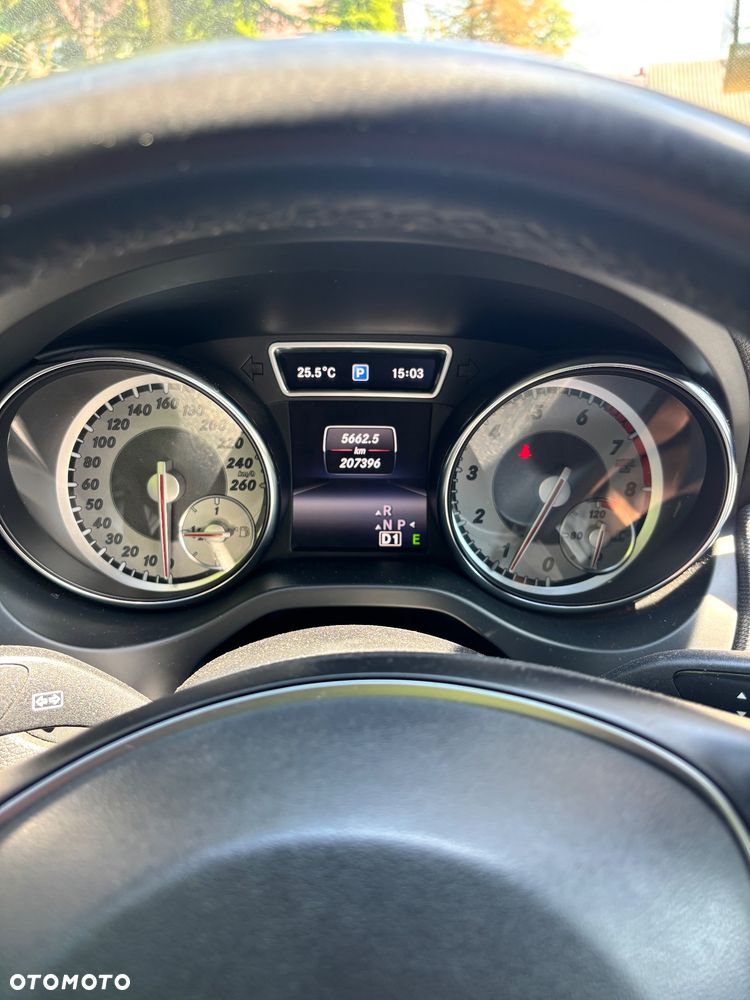 Mercedes-Benz CLA 200 7G-DCT - 2