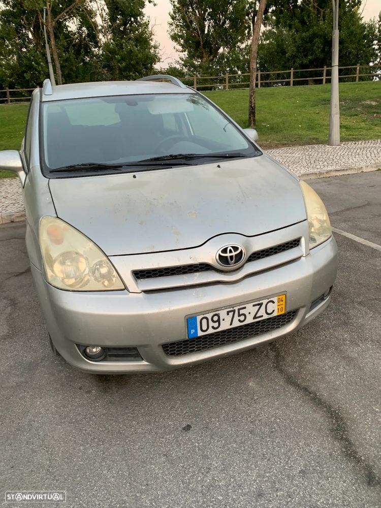 Toyota Corolla Verso 2.0 D-4D - 4