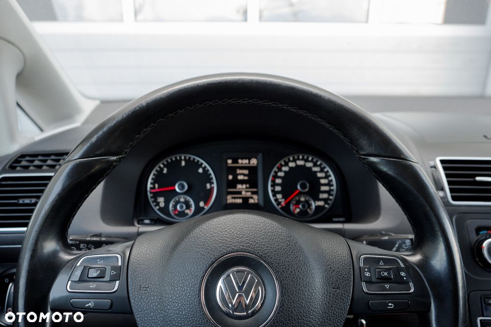 Volkswagen Touran 2.0 TDI Highline - 20