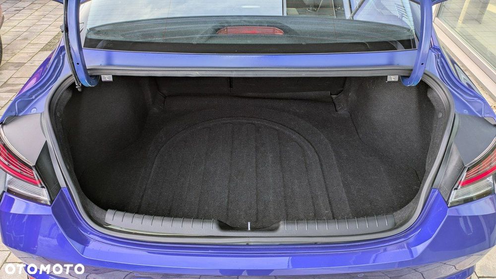 Hyundai Elantra - 33