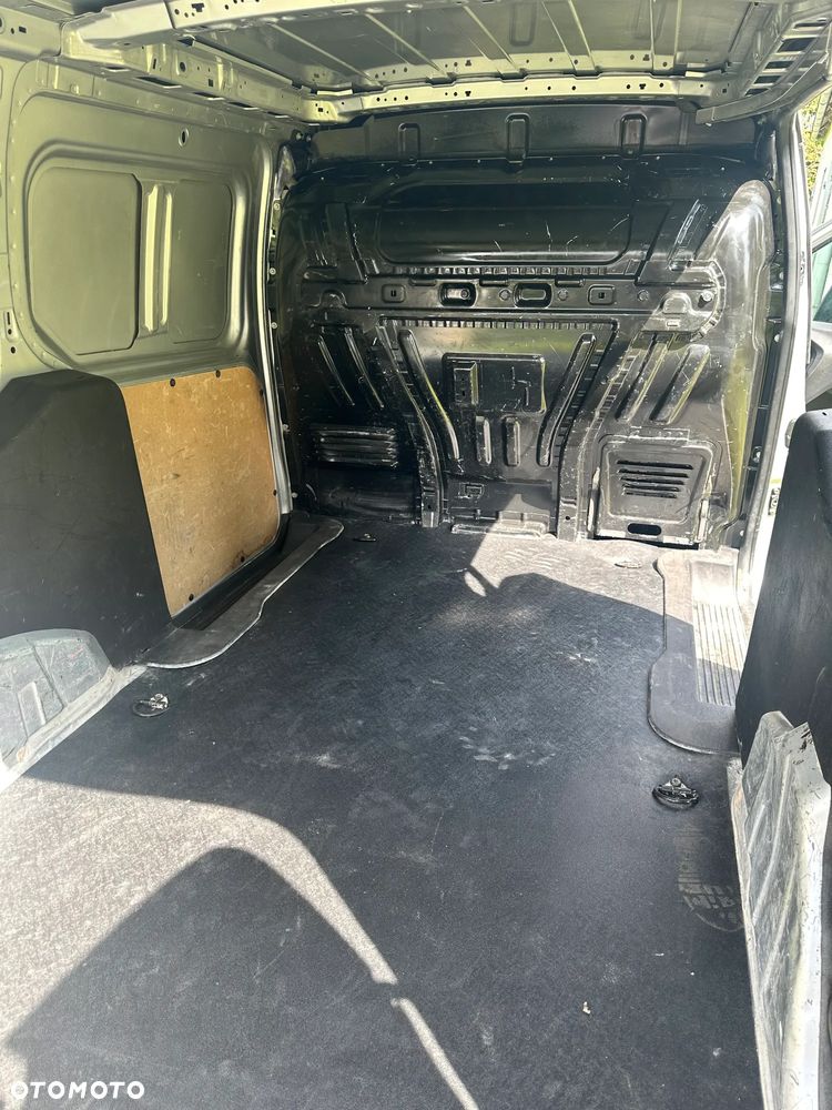 Ford Transit Connect - 8