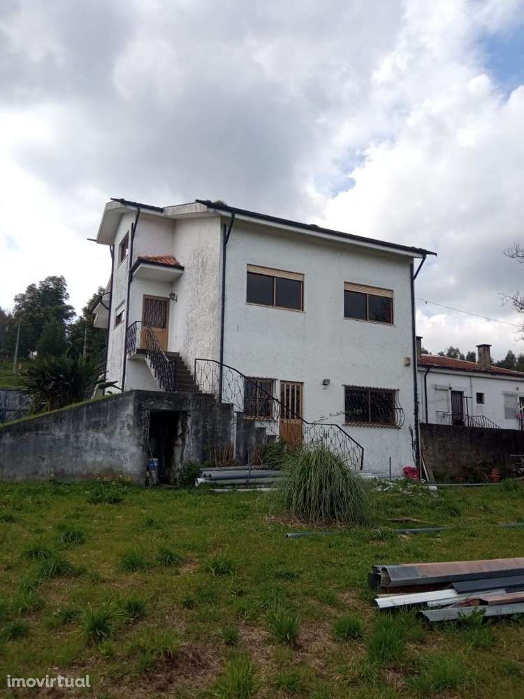 Excelente Oportunidade: Moradia 3 frentes com terreno - Grande imagem: 4/12