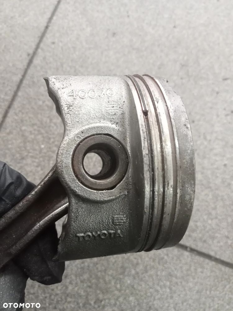 tłok yaris 1.0 1.kr - 2