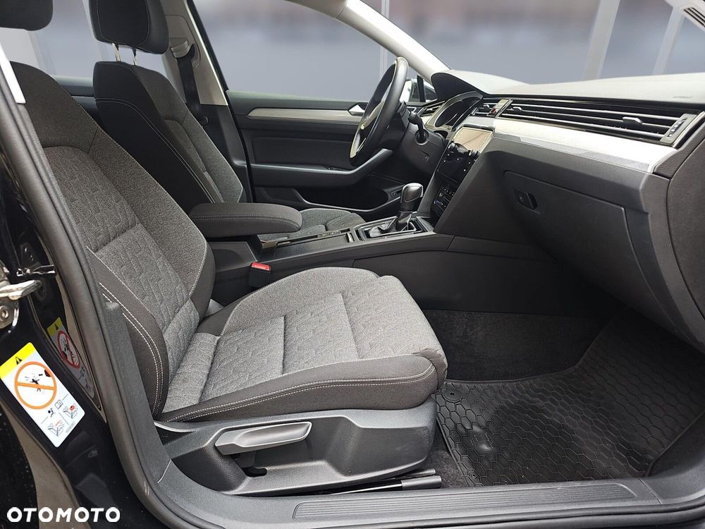 Volkswagen Passat Variant 1.5 TSI EVO Business DSG - 11