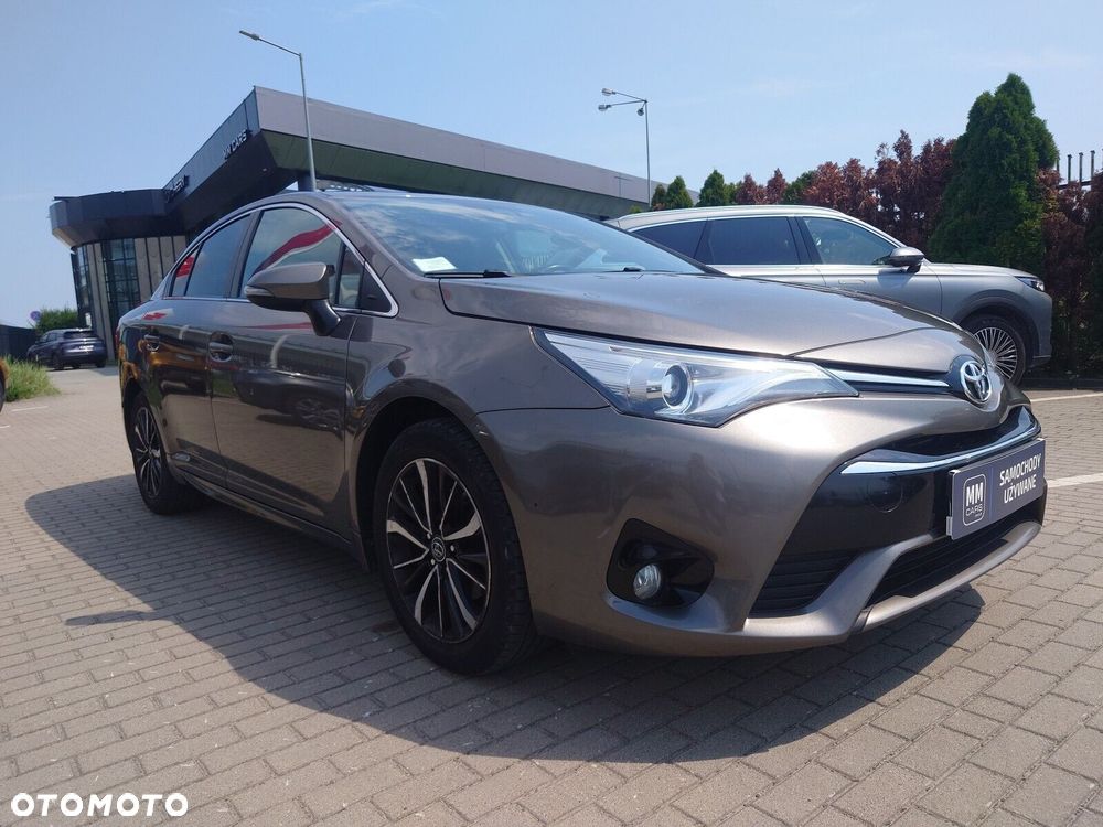 Toyota Avensis 1.8 Premium - 3