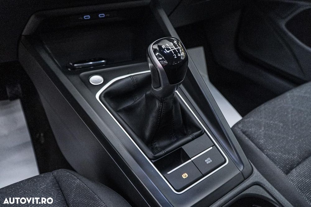 Volkswagen Golf 1.0 TSI (BlueMotion Technology) Comfortline - 26