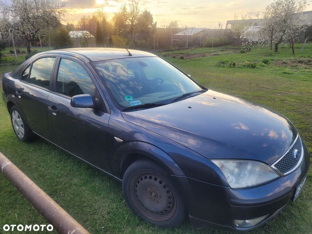 Ford Mondeo 1.8 Ambiente - 1