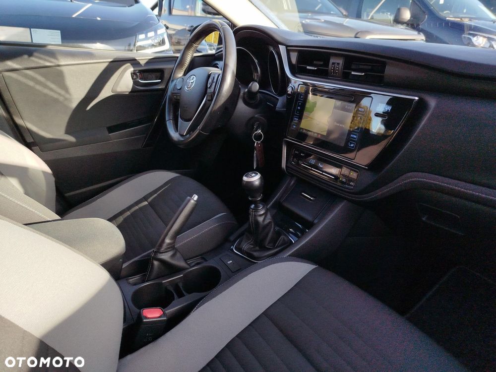 Toyota Auris - 9