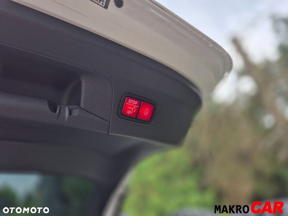 Mercedes-Benz GLE - 32