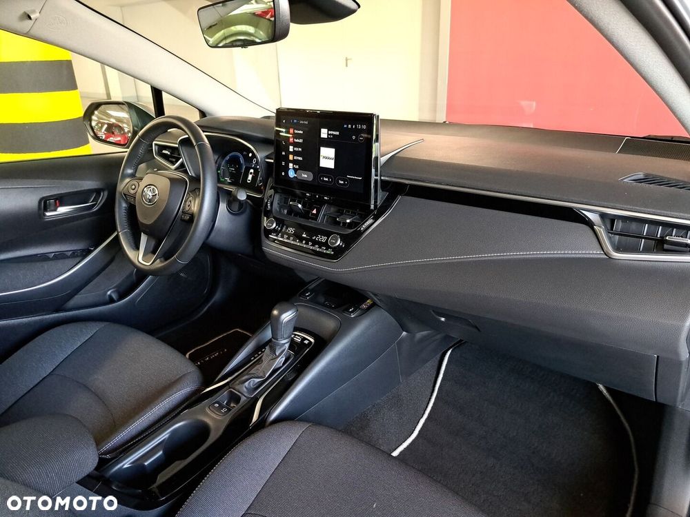 Toyota Corolla 1.8 Hybrid Comfort - 17