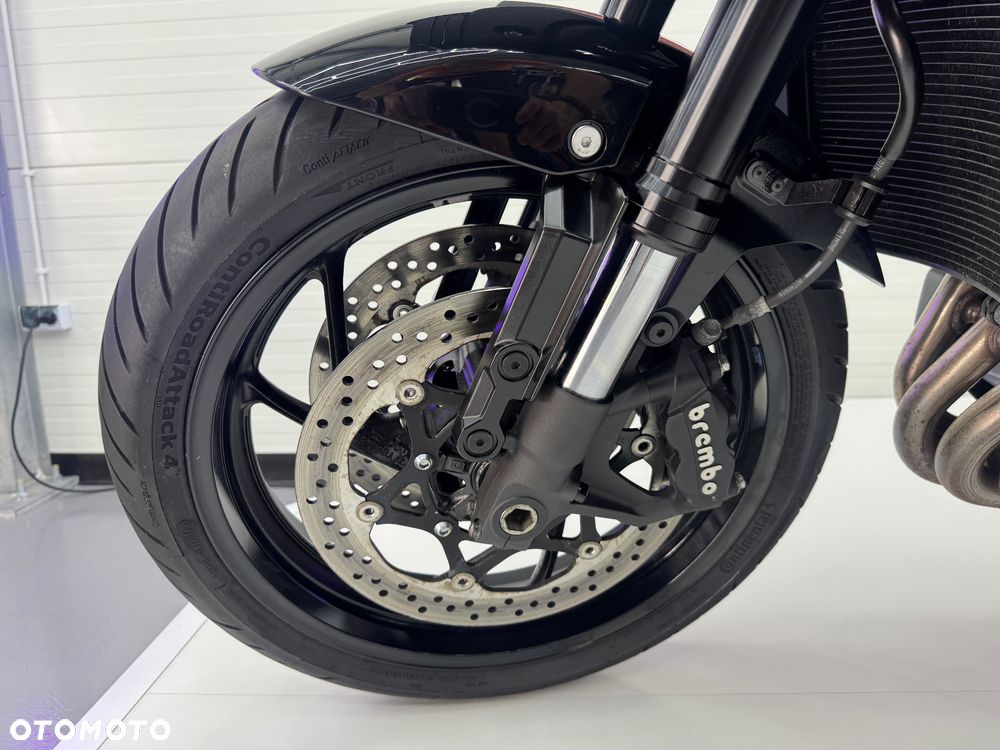 Suzuki GSX - 19