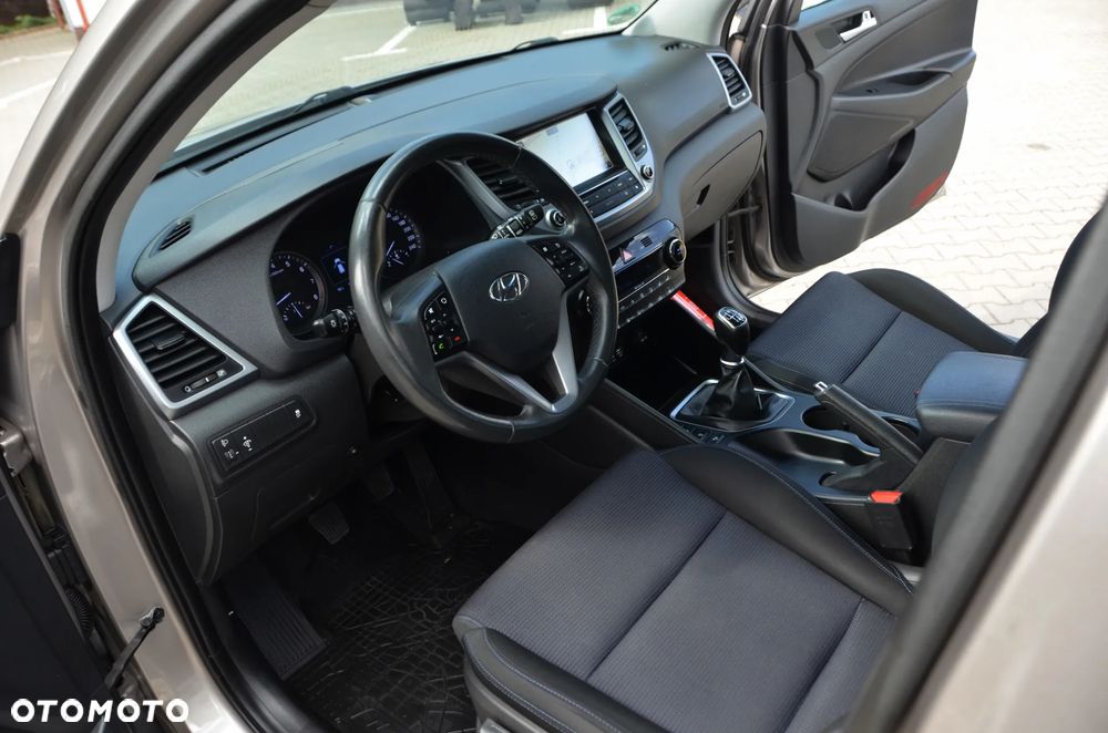Hyundai Tucson 1.6 GDi 2WD Select - 24