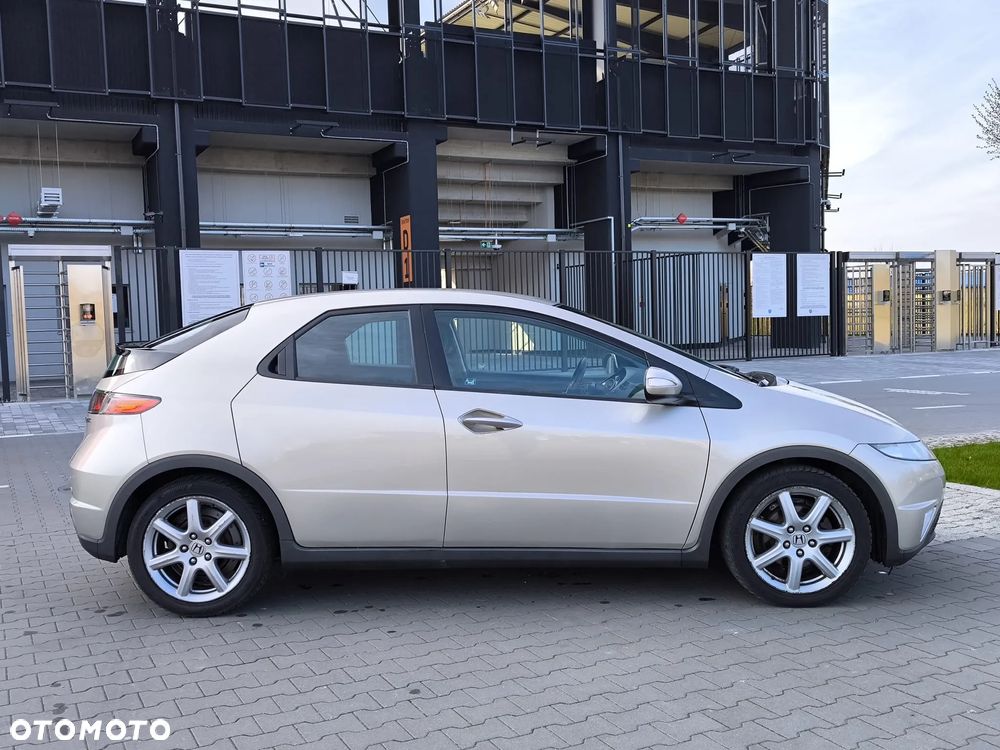 Honda Civic 1.8 Executive - 31