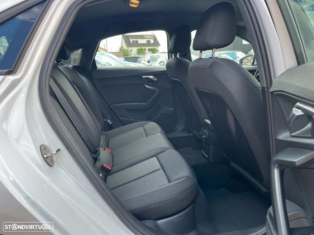 Audi A3 Limousine 30 TDI S tronic - 45