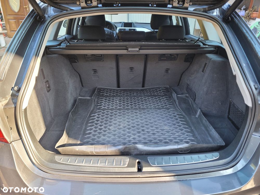 BMW Seria 3 320d Edition M Sport Shadow - 23